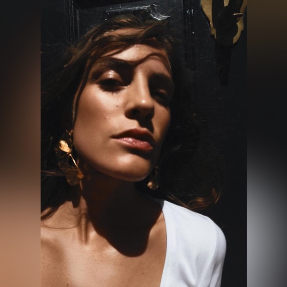 Zara earrings in gold - Picture 3 of 5